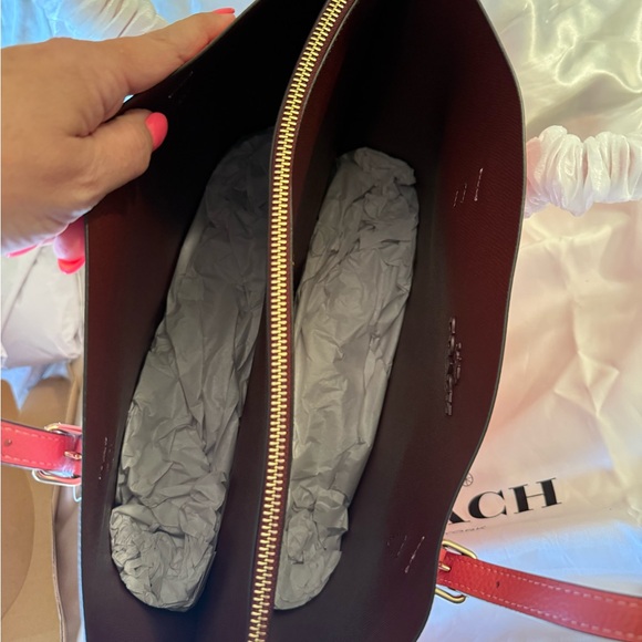 💕Coach NWT Dark Coral Mollie Tote with Gold hardware - Picture 10 of 11